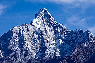 《雷纳提斯》携手《新美妙世界》推出联动内容